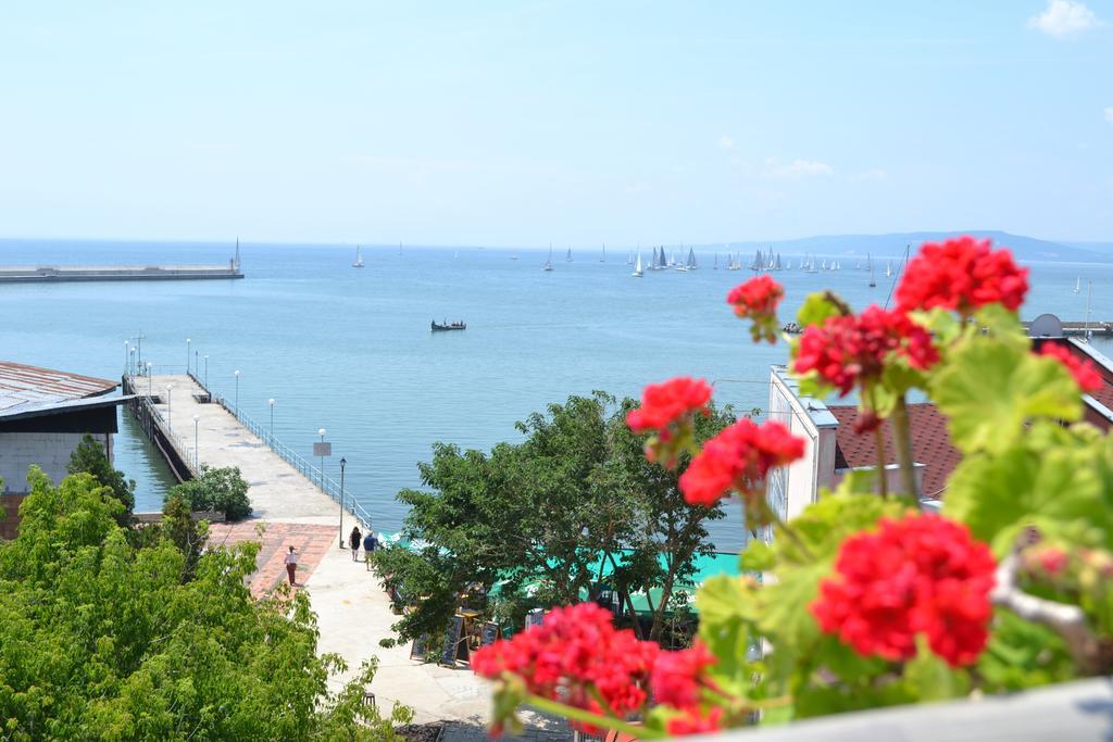 Family Hotel Magnolia Балчик Экстерьер фото