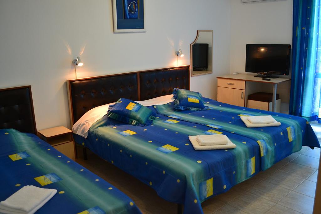 Family Hotel Magnolia Балчик Экстерьер фото